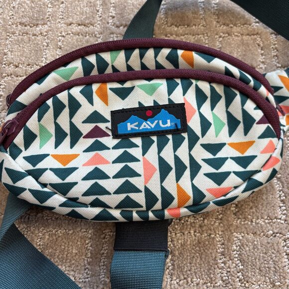 KAVU Spectator Waist Pack Belt Bag Padded Back Adjustable Straps Hike Multicolor - Picture 2 of 9